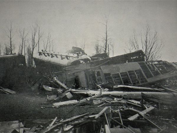 Železniční neštěstí v Uhersku u Pardubic roku 1909
