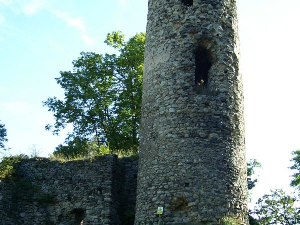 Zřícenina hradu Sukoslav - Kostomlaty pod Milešovkou