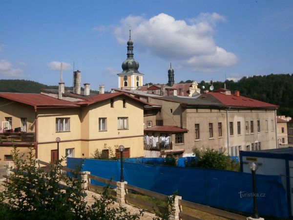 Zřízení městské veřejné knihovny a čítárny v Úpici