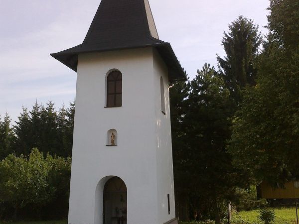 Zvonice v obci Niva - tip na výlet