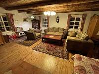 Obývací prostor (ikea dvojlůžko a rozkládací pohovka) - Stránské