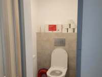 Samostatný záchod - chalupa k pronajmutí Komňátka