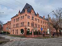 Jedna z budov ve městě Prudnik - Hradec - Nová Ves