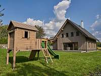 Dětský domeček na zahradě - pronájem chaty Filipovice