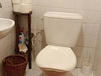 WC - pronájem chalupy Hošťálkovy - Staré Purkartice