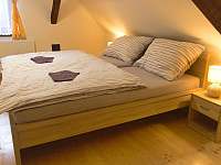 pokoj s manželskou postelí - Suchá Rudná