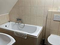 Pokoj č. 5 - Koupelna - Penzion U Kovárny - Malá Morávka
