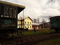 Vlakové nádraží Zlaté Hory v Jeseníkách - dojezdová stanice - mini muzeum - chata k pronájmu