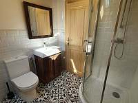 dvě koupelny v apartmánu Stodolu - pronájem chalupy Loučná nad Desnou