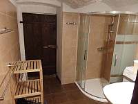 koupelna a WC - chalupa k pronájmu Tanvald - Šumburk