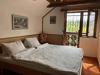 větší ložnice v 1. patře - pronájem chaty Liberec - Vesec
