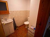 WC pro pokoje 2 a 3 (1. patro) - chalupa k pronájmu Liberec - Ostašov
