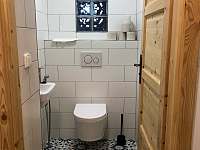 Toaleta s bidetovou sprškou - Dolní Maxov