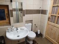 Horní koupelna + WC - pronájem chalupy Kořenov - Příchovice