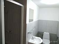 koupelna se sprchou a WC na každém pokoji - Bedřichov v Jizerských horách