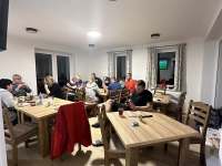 Společenská místnost s TV, která zároveň slouží i jako jídelna - Nová Ves nad Nisou