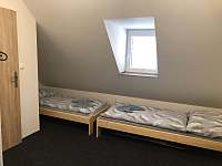 Apartmán III - čtyřlůžkový pokoj foto 2 - chalupa k pronájmu Hejnice - Ferdinandov