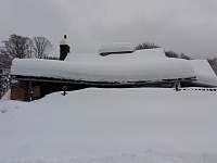 Původní Driketa - úplně pod sněhem, pohled od silnice - Janov nad Nisou