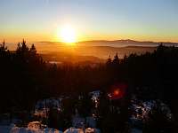Západ slunce nad Ještědem - pohled z rozhledny Slovanka - 2 km - Janov nad Nisou