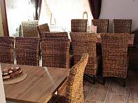 Společenská místnost / jídelna - chata ubytování Albrechtice v Jizerských horách