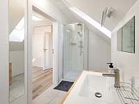 Koupelna - sprchový kout v apartmánu s balkonem - Lipno nad Vltavou - Slupečná
