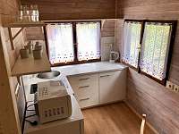 moderně vybavená kuchyňka - chatky ubytování Jenišov