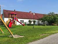 Dětské hřiště v naší vesničce - Strážkovice - Lomec