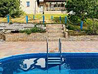 Dům s bazénem - chalupa k pronájmu Libníč