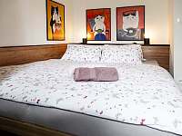 ložnice č.3 2x manželská postel - chalupa k pronajmutí Hamr