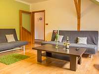 Penzion Francouzská - obývací pokoj se 2 rozkládacími pohovkami - ubytování Rodvínov