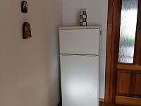 lednice v kuchyni - pronájem chalupy Suchdol nad Lužnicí - Tušť