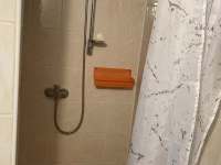 Koupelna č.2 - sprchový kout - chalupa k pronájmu Kunžak - Lána