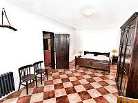 Selský apartmán - 8 osob - vlastní vybavená kuchyně, koupelna a litinová kamna - Chmelná 3