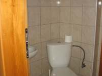 WC v přízemí - apartmán k pronájmu Frymburk