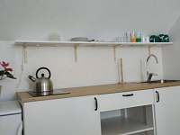Kuchyňský kout - apartmán v podkroví - chalupa k pronájmu Dunajovice