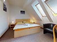 P1 - Čtyřlůžkový pokoj o dvou ložnicích – 1x velká manželská postel + dvoulůžkov - Šošůvka
