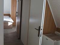 Pokoj č. 5-chodbička, druhá místnost, WC a koupelna - Podhradí nad Dyjí