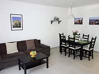 Obývací pokoj - apartmán k pronájmu Hlohovec