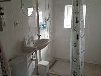 sprchový kout,WC apartmán v přízemí - pronájem Jedovnice
