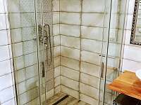 Sprcha - apartmán k pronajmutí Hustopeče