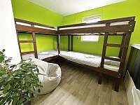 Pokoj s dvoupatrovými postelemi - pronájem chaty Vlčnov