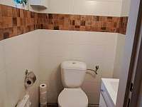 WC s umyvadlem - chata k pronajmutí Morkůvky