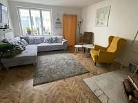 Obývací místnost - rekreační dům k pronájmu Dolní Kounice
