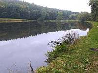 rybník Roštovnica možnost rybolovu 1 km - pronájem chalupy Hrubá Vrbka