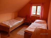 Druhá ložnice s třemi jednolůžky - chata ubytování Lančov