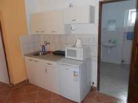 Apartman 1 kuchyňka - pronájem chalupy Nový Přerov