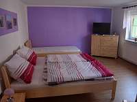 Dům 46 - fialový apartmán - chalupa ubytování Lukov