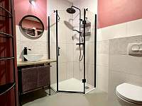Samostatný dvoulůžkový pokoj přízemí - koupelna - Ralsko - Ploužnice