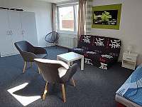 Ap1 - obývací pokoj - apartmán k pronájmu Doksy