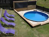 Venkovní solárně vyhřívaný zapuštěný bazén